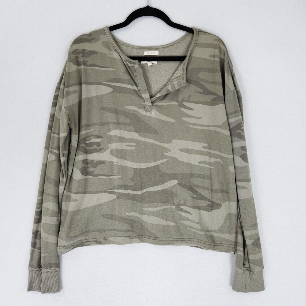 Thread & Supply Sweater Womens Small Green That Cozy Life Camo Print Lightweight